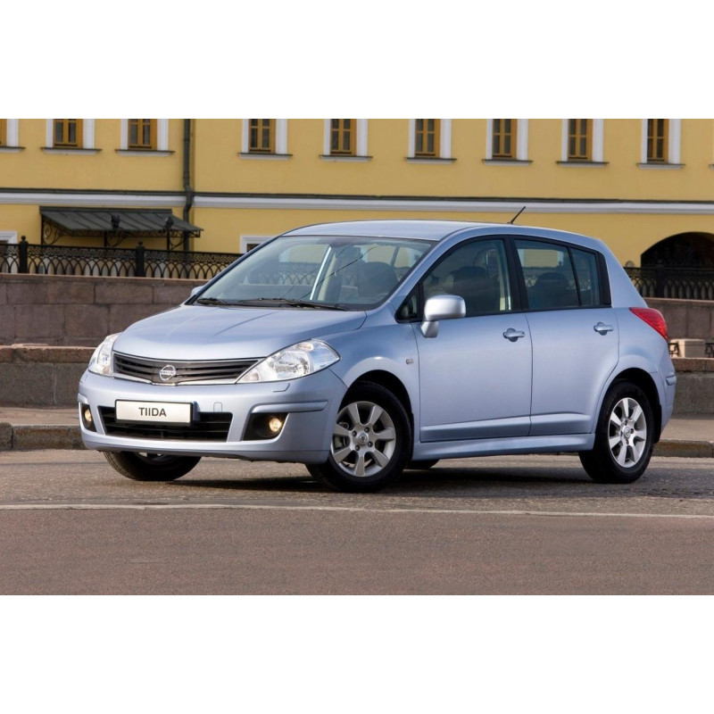 Скло дверне переднє праве Nissan Tiida 05-12 седан/хетчбек (Sekurit)