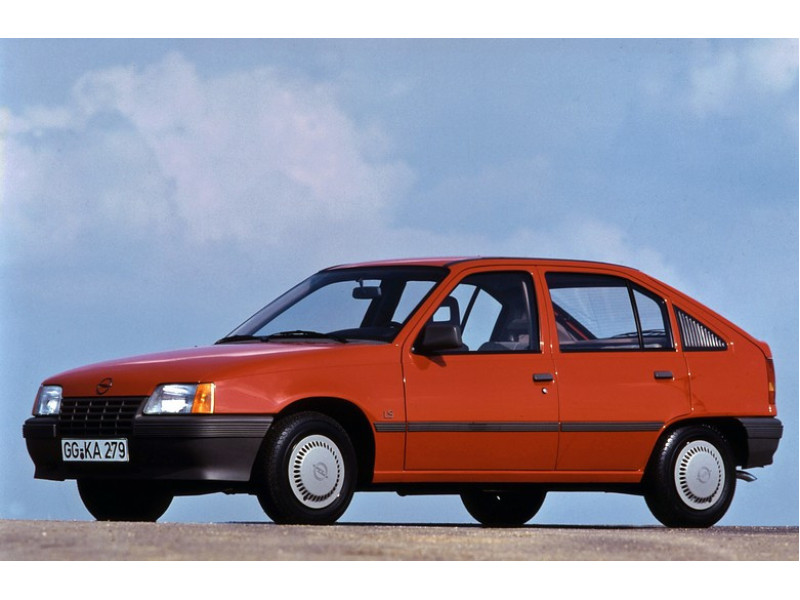 Скло задніх дверей Daewoo Nexia хетчбек 95- / Opel Kadett E хетчбек 85-91 праве (XYG) прозоре