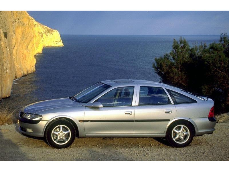 Скло дверне переднє праве Opel Vectra B 95-02 (XYG)