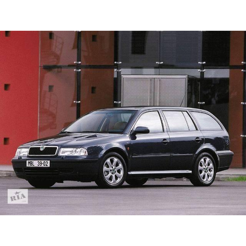 Бічне скло задніх дверей праве Skoda Octavia 1 Tour універсал 1997-2010 XYG
