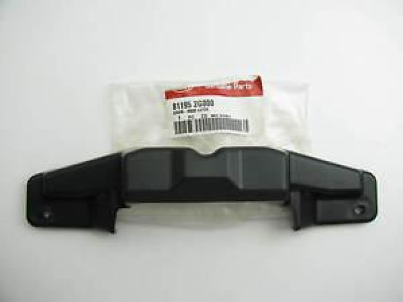 Накладка замку капота Kia Magentis 05-10 OE 811952G000
