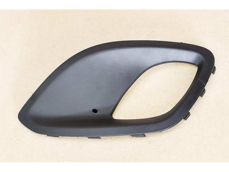 Рамка протитуманної фари ліва Kia Picanto 11-15 OE 865271Y020