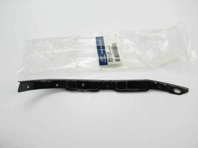 Кріплення заднього бампера ліве Hyundai Elantra Wagon 2009-2012 OE 866132L300