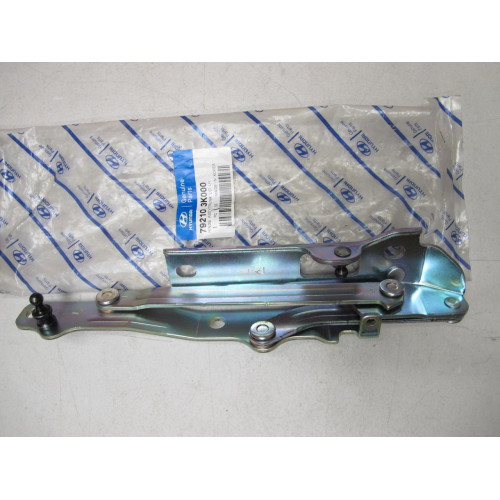 Петля багажника ліва Hyundai Sonata NF 2005-2007 OE 792103K000