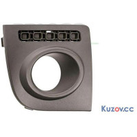 Решітка переднього бампера права Ford Fusion 06-12 (Tempest) з отвором