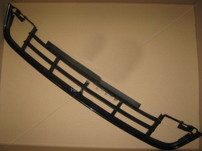 Решітка бампера середня Skoda Fabia 2 10- (Tempest)