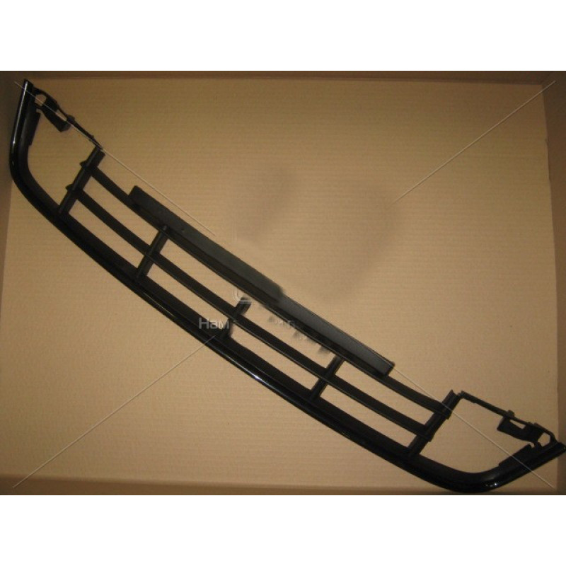 Решітка бампера середня Skoda Fabia 2 10- (Tempest)