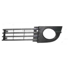 Решітка протитуманної фари Audi A6 C5 (01-05) ліва 4B0807681AA