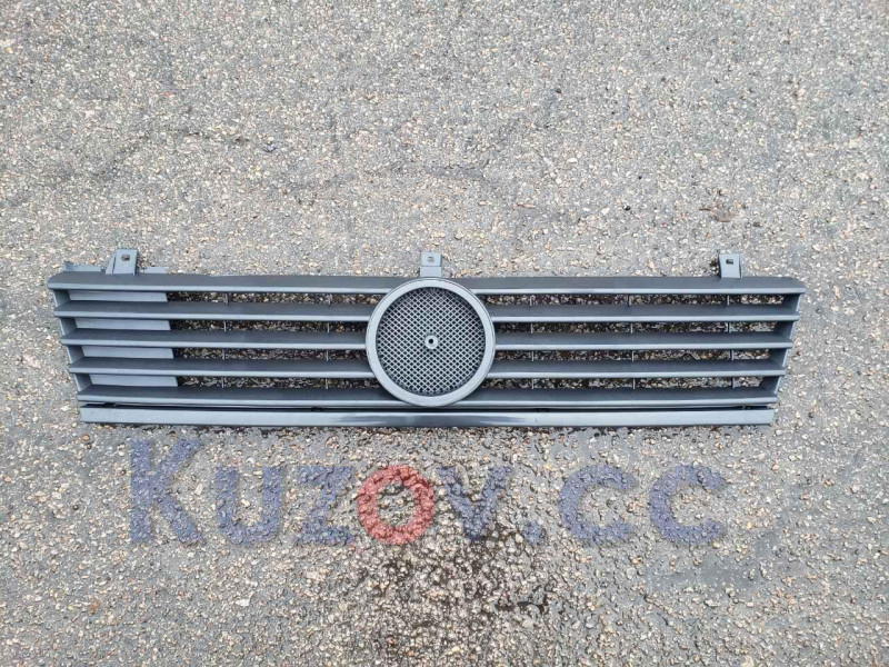 Решітка радіатора Mercedes Vito W638 96-03 (FPS) 6388880004