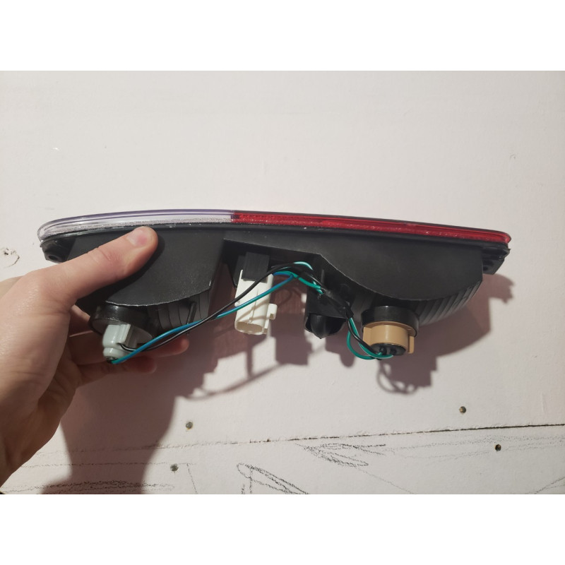 Ліхтар задній в бампер правий Mitsubishi Pajero Wagon 3 03-07 (FPS) червоно-білий MN133776