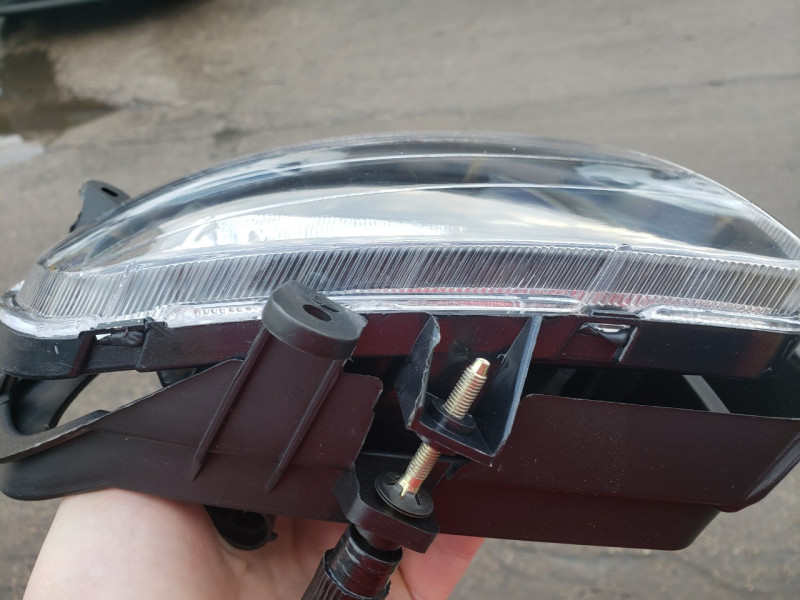 Протитуманна фара права Kia Cerato 2006-2009 FPS 922022F100