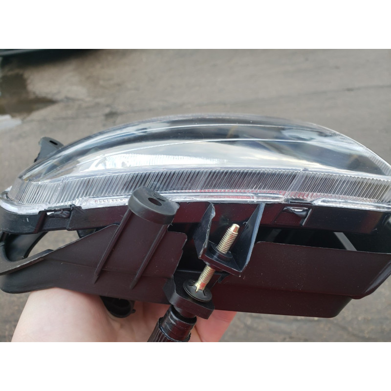 Протитуманна фара Kia Cerato 06-09 права (FPS) 922022F100