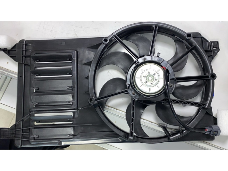 Дифузор з вентилятором Mazda 3 BL 09-13 двигун 2.0/2.5L (Тайвань) без блоку 8V618C607BE