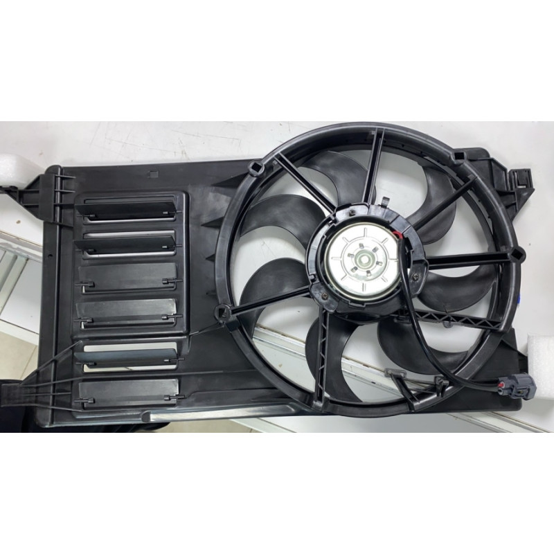 Дифузор з вентилятором Mazda 3 BL 09-13 двигун 2.0/2.5L (Тайвань) без блоку 8V618C607BE