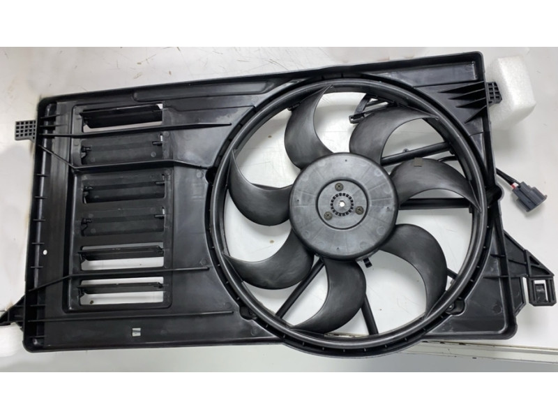 Дифузор з вентилятором Mazda 3 BL 09-13 двигун 2.0/2.5L (Тайвань) без блоку 8V618C607BE