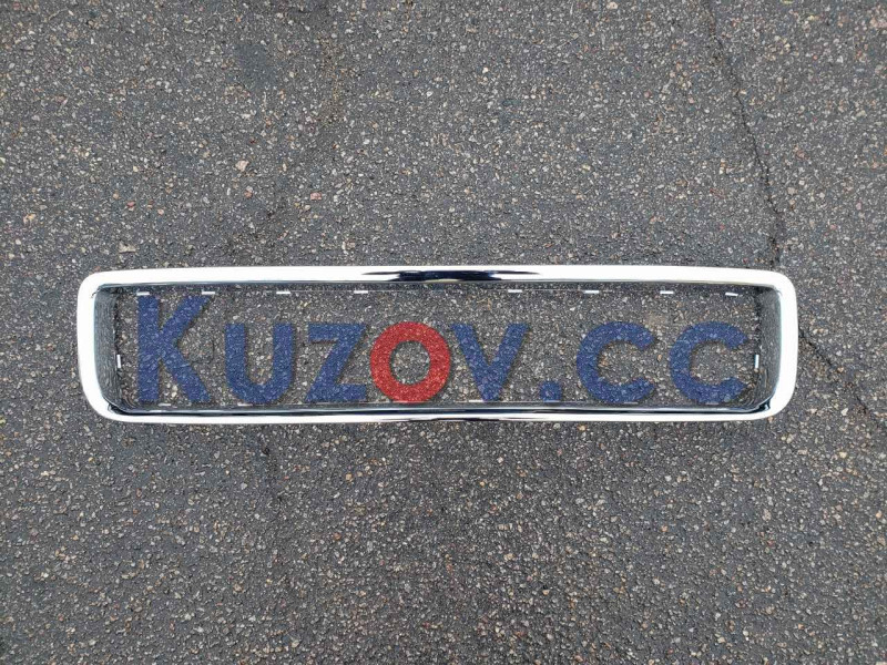 Рамка решітки в бампері VW Touareg 07-09 хром (FPS) 7L6807243A