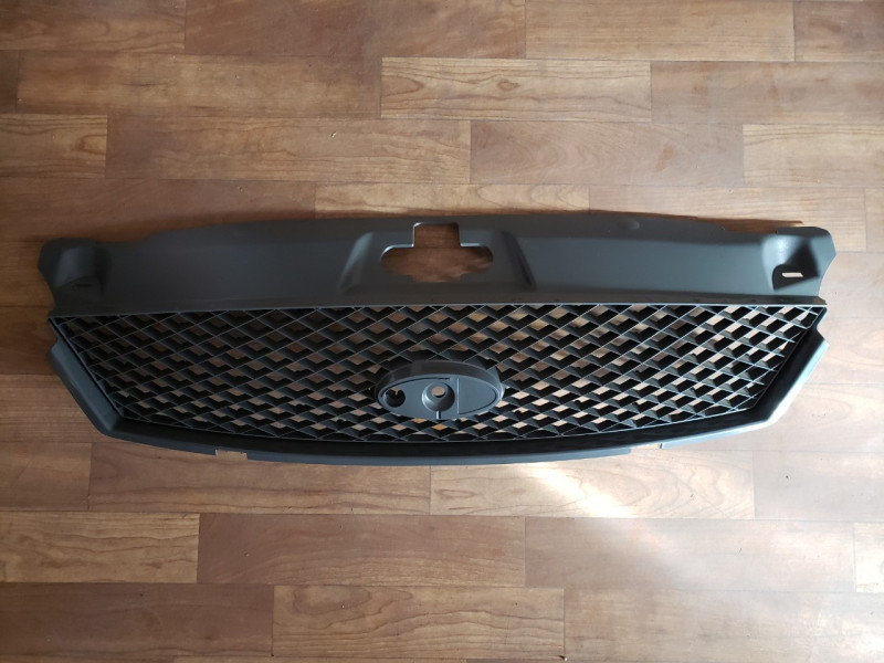 Решітка радіатора Ford Mondeo 01-03 чорна, без рамки (FPS) 1126894