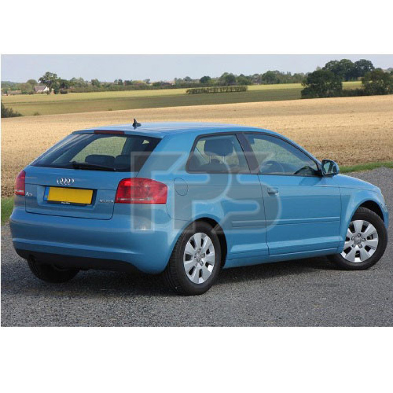 Бічне скло передніх дверей ліве Audi A3 03-12 3-дв. хетчбек (XYG)