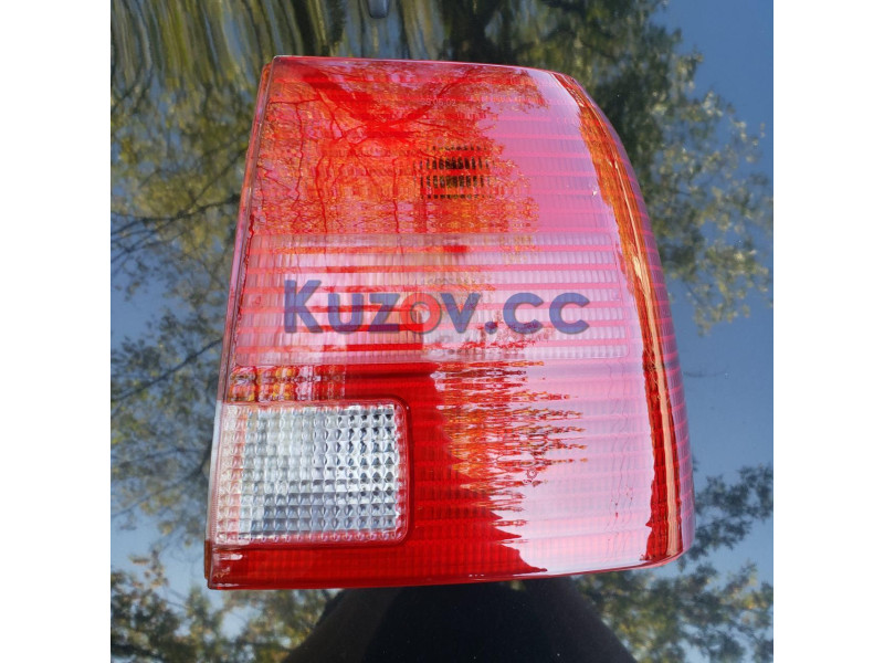 Ліхтар задній VW Passat B5 97-00 седан, правий (білий задній хід) (FPS) 3B5945112H