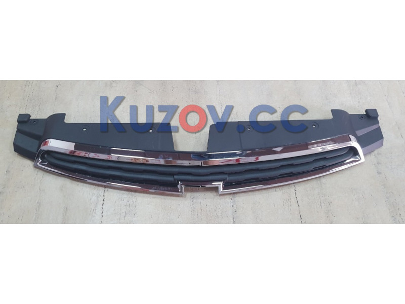 Решітка радіатора середня Chevrolet Cruze 12-15 (FPS) 95080503
