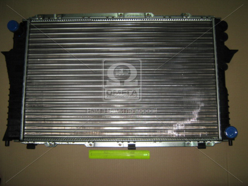 Радіатор охолодження двигуна Audi 100 C4, A6 C4 АКПП (Nissens) 4A0121251C, 4A0121251P