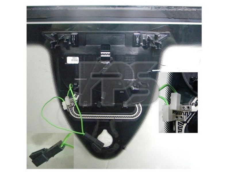 Лобове скло (кріп. датч. вологості / світла / камера) Audi A8 D4 2010-2017 XYG