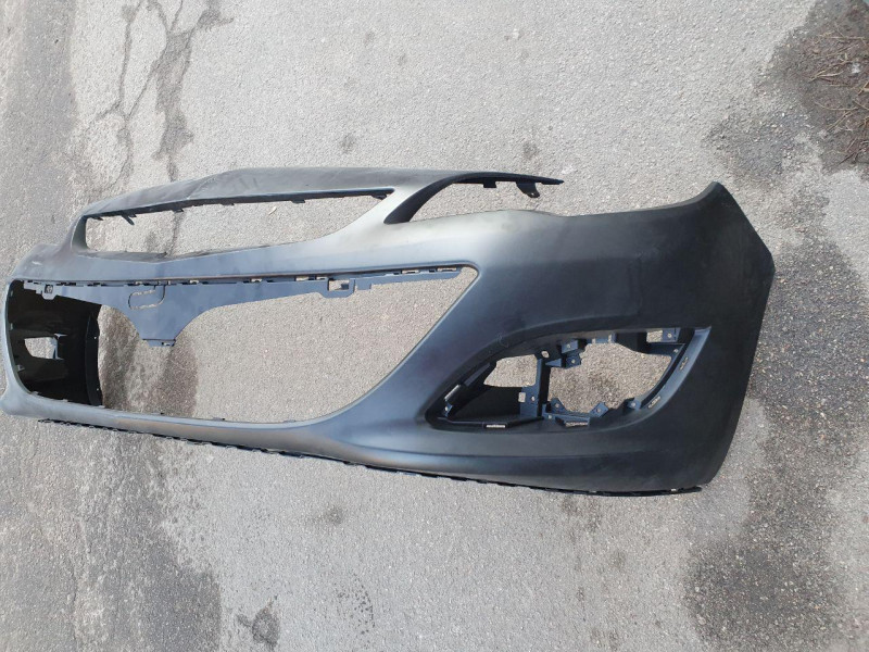 Бампер передній (без отворів під парктронік) Opel Astra J 2012- FPS 1401032