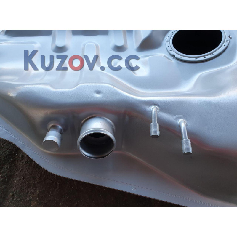 Паливний бак (бензин інжектор) Mazda 626 GD 1986-1991 LKQ 6J8342110A