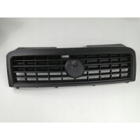 Решітка радіатора Fiat Doblo 05-09 (LKQ) 735418095