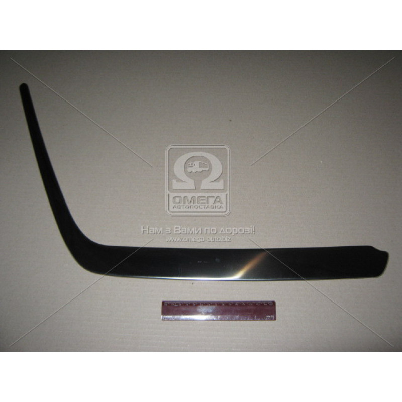 Молдинг переднього бампера правий Mercedes 124 хром (Tempest) A1248801436
