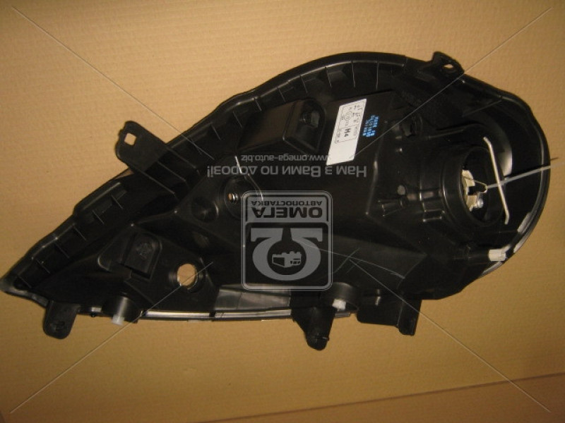Фара передня Renault Trafic, Opel Vivaro 07-14 права (TYC) 8200701356, 4417556