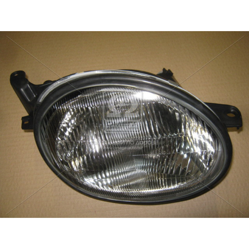 Фара передня Toyota Corolla E11 97-99 права (DEPO) 811101E370