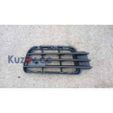 Решітка бампера права VW Touareg 2 10-14 під п/тронік (LKQ) 7P6854662