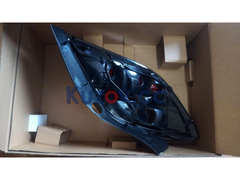 Ліхтар задній середній Opel Astra H 07-15 хетчбек (TYC) 1222764