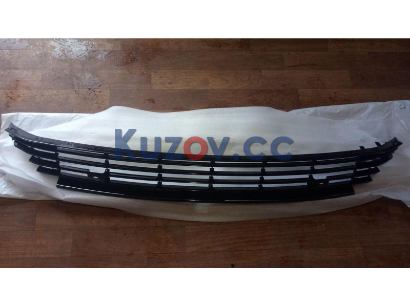 Решітка бампера середня VW Passat CC 12-16 (Китай) з отв. під п/тронік 3C8853677G041