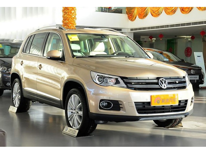 Накладка переднього спойлера бампера VW Tiguan 11-12 CHINA(Tempest) 5ND807532A