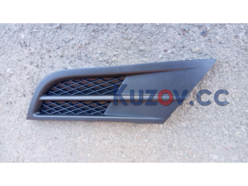 Решітка бампера права VW Jetta 6 14-18 без отв. під (FPS) 5C6853666G