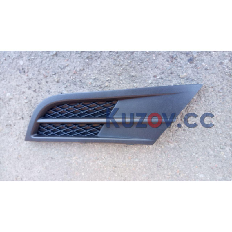 Решітка бампера права VW Jetta 6 14-18 без отв. під (FPS) 5C6853666G