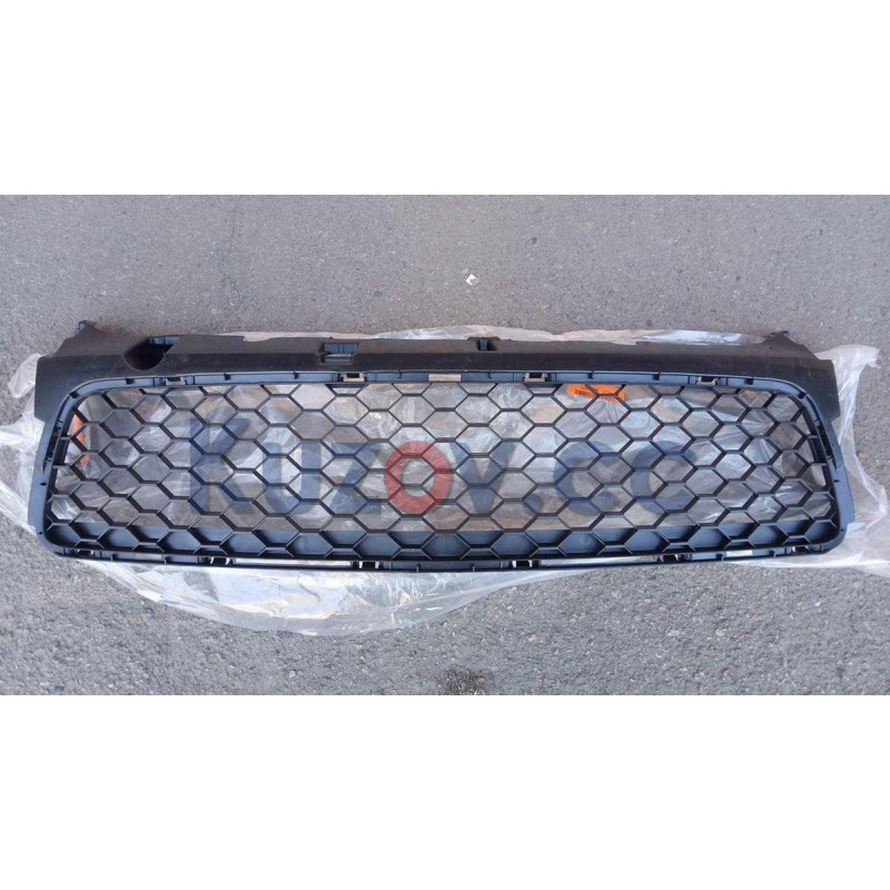 Решітка бампера Mazda 3 sedan 04-09 середня (Tempest)