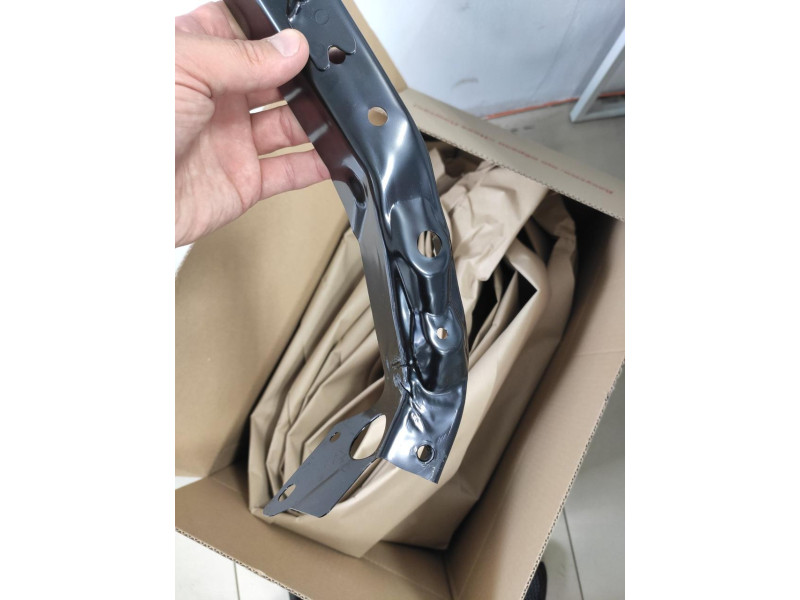 Ремчастина передній панелі права Nissan Altima 12-16 (FPS) F25123TAMA