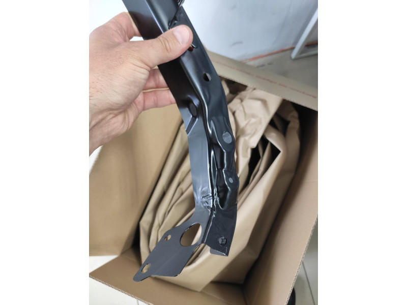 Ремчастина передній панелі права Nissan Altima 12-16 (FPS) F25123TAMA