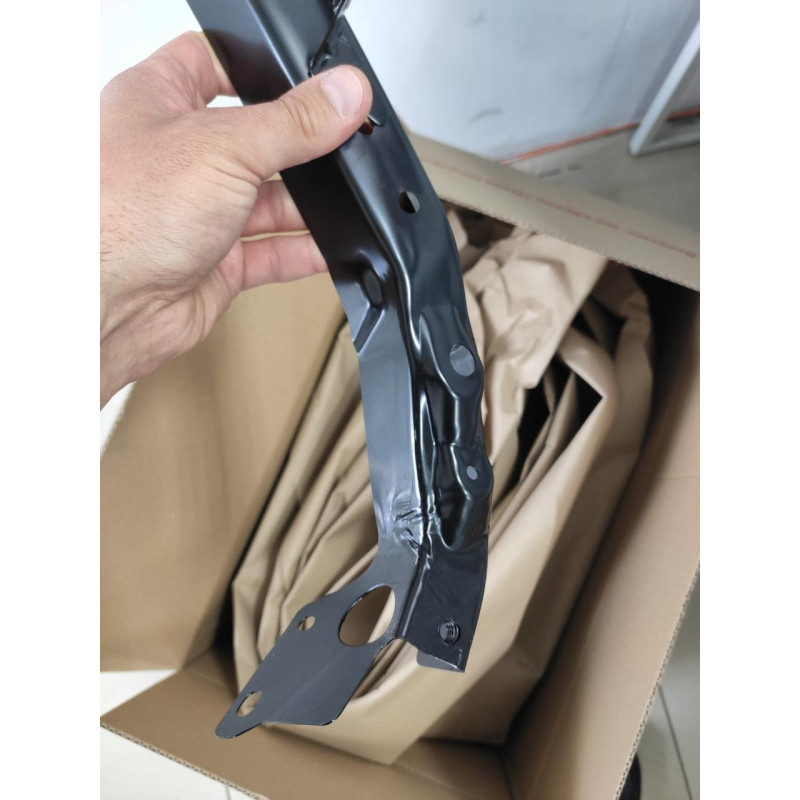 Ремчастина передній панелі права Nissan Altima 12-16 (FPS) F25123TAMA