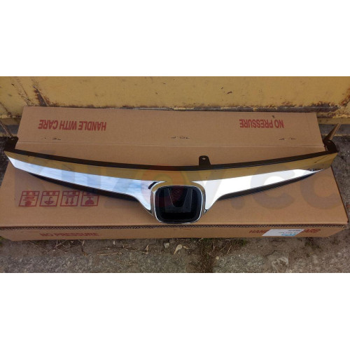 Решітка радіатора Honda Civic 4D 2006-2009 хром FPS 71121SNLT01