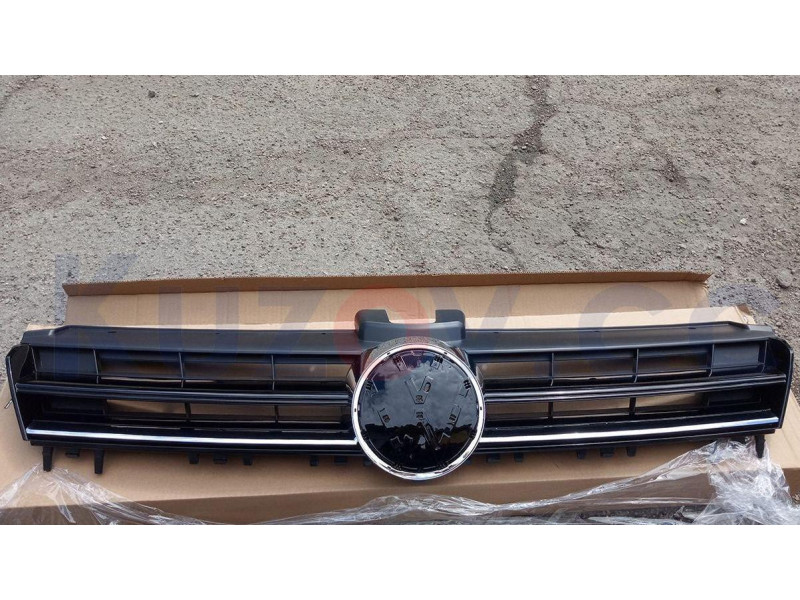 Решітка радіатора VW Golf 7 13-17 (Тайвань) під фари ксенон 5G0853651A