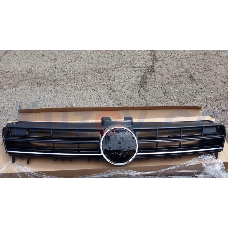 Решітка радіатора VW Golf 7 13-17 (Тайвань) під фари ксенон 5G0853651A