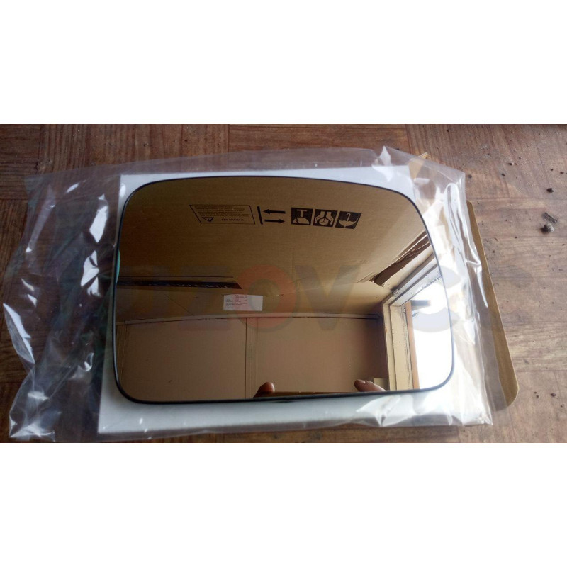 Вкладиш дзеркала правий Land Rover Range Rover 2004-2009 FPS