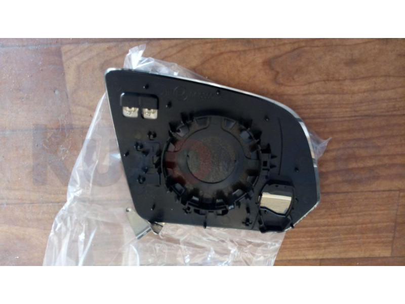 Вкладиш дзеркала лівий Mercedes V-class W447 2015- (Китай)