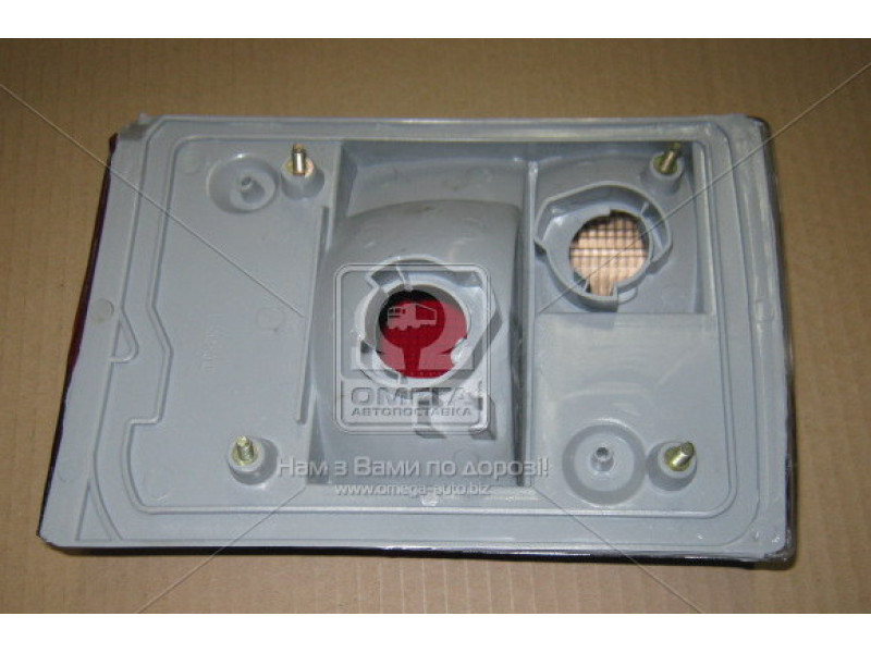 Ліхтар задній правий внутрішній Audi 80 B3 87-91 на кришці багажника (Tempest) 893945226B