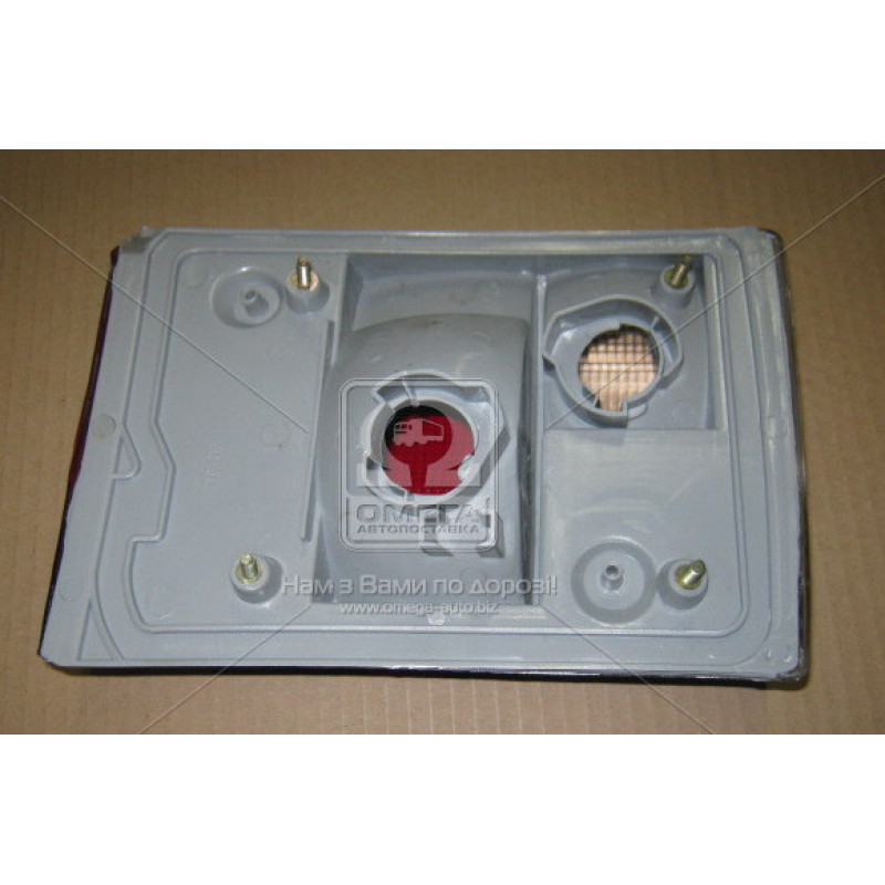 Ліхтар задній правий внутрішній Audi 80 B3 87-91 на кришці багажника (Tempest) 893945226B