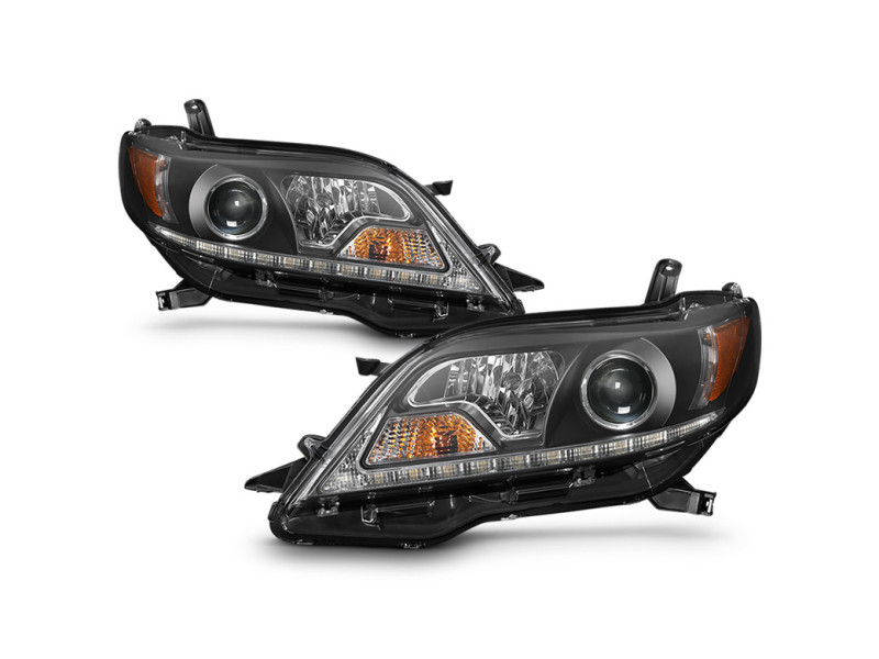 Передня фара права Toyota Sienna USA 15- (TYC) 8111008080